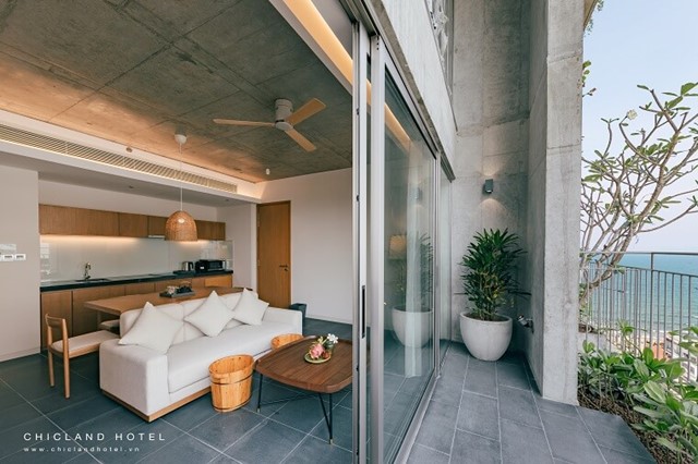 Two Bedroom Apartment with Balcony (Nho Bien)